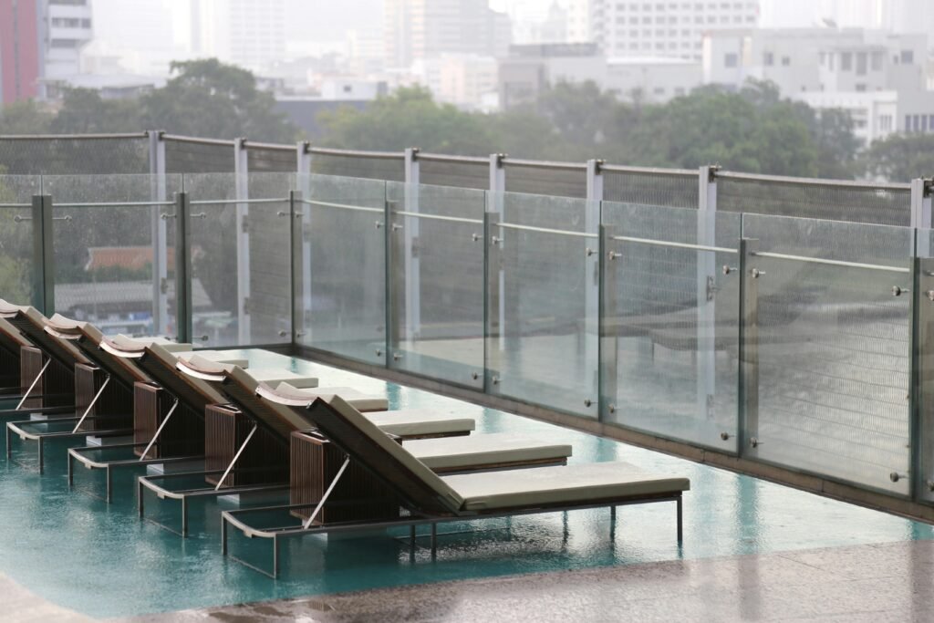 qual o produto para deixar a água da piscina cristalina